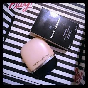 Marc jacobs shameless foundation SOLD ON M